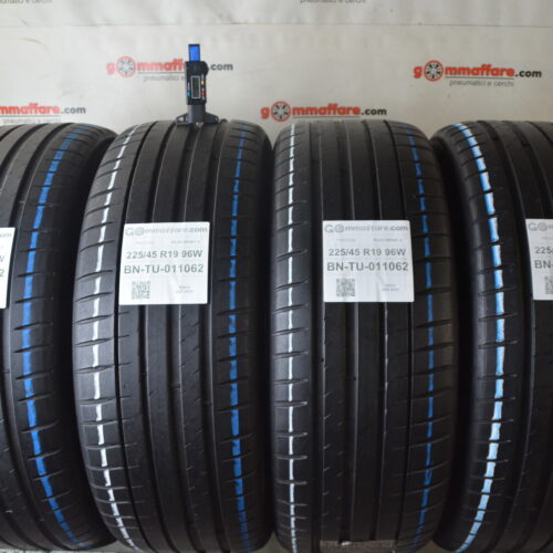 Michelin - PILOT SPORT 4 Estivi 225/45 R19 96W