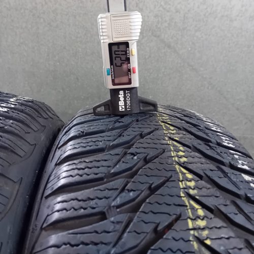 Goodyear - ULTRAGRIP 8 Invernali 185/60 R15 88T