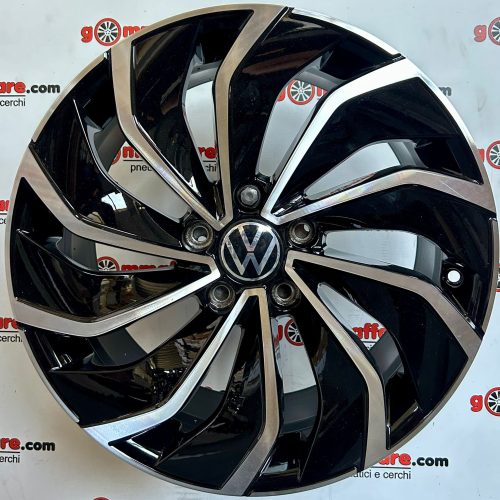 Volkswagen - GOLF 8 2024 17 Nero Diamantato