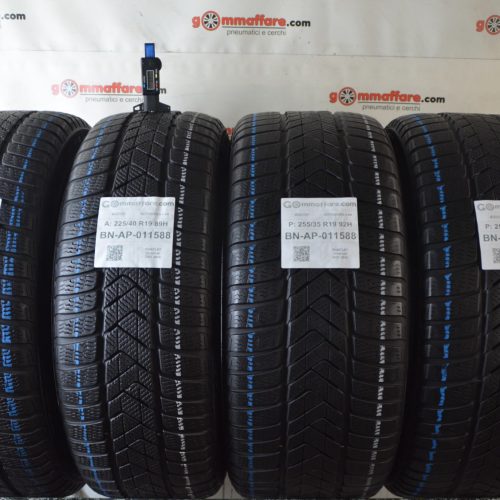 Pirelli - SOTTOZERO 3 AR Invernali 225/40 R19 89H