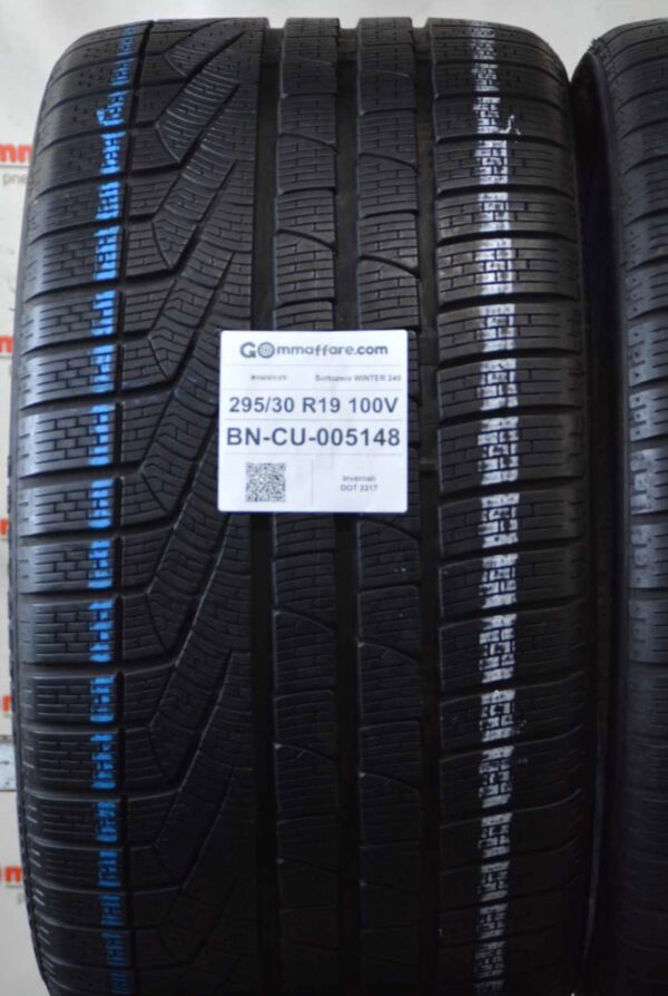 Pirelli Sottozero WINTER 240 Invernali 295/30 R19 100V - immagine 2